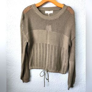 No comment  waistband tie knit sweater